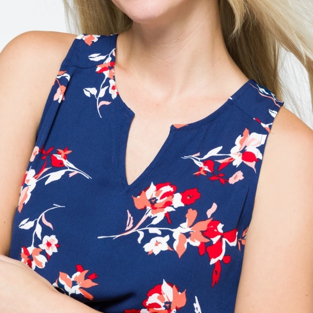 41 HAWTHORN
Trishaβ Split Neck Dress